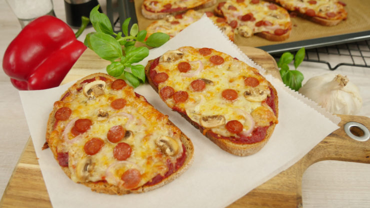 Brot Pizza Pizzabrot Mal Anders Leckeres Blitz Rezept Krumelplanet