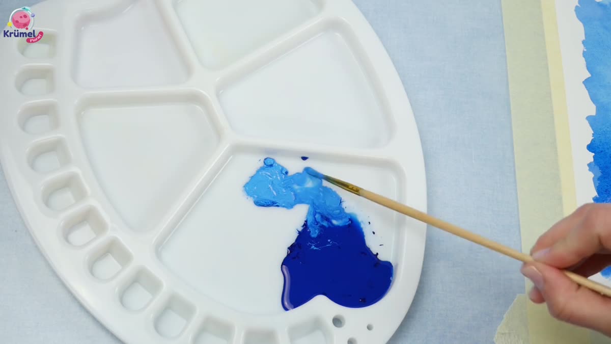 Salzmaltechnik: Einfache Anleitung für tolle Effekte - Papier mit Malerkrepp auf einer Unterlage befestigen, um Wellenbildung durch Wass ...